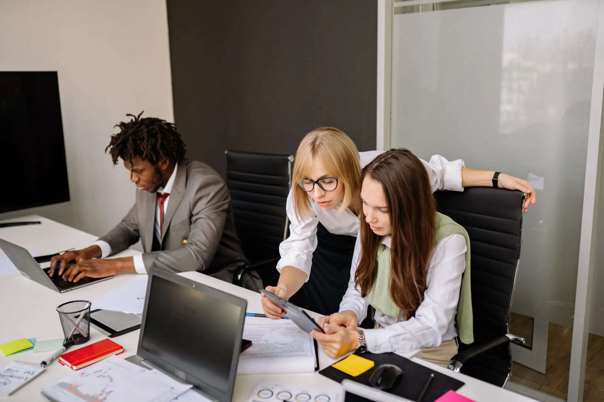 legal team writing an arbitration clause